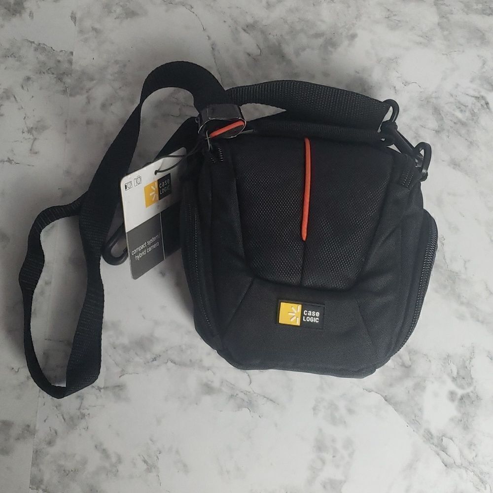 NWT Camera Case by Case Logic - Picture 2 of 11